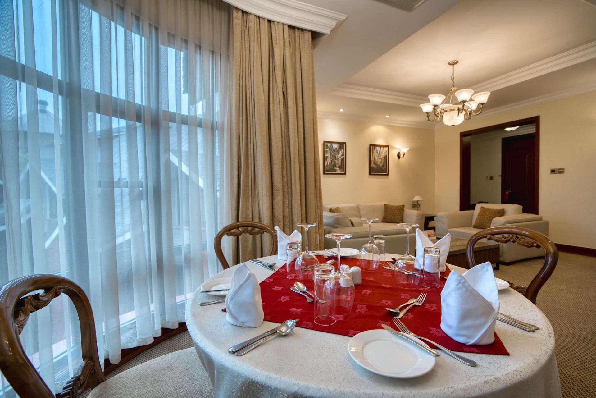 Kibo Palace hotel restaurant